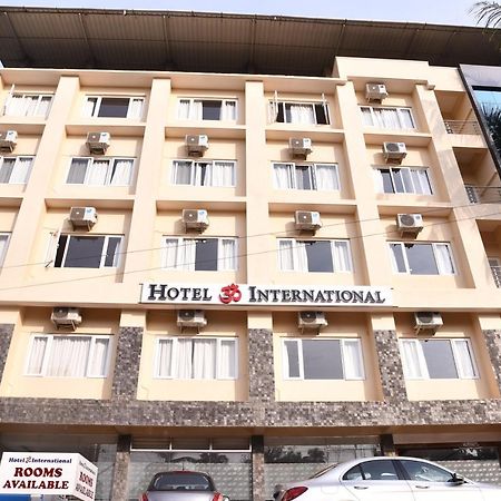 Hotel Om International Гокарна Екстериор снимка
