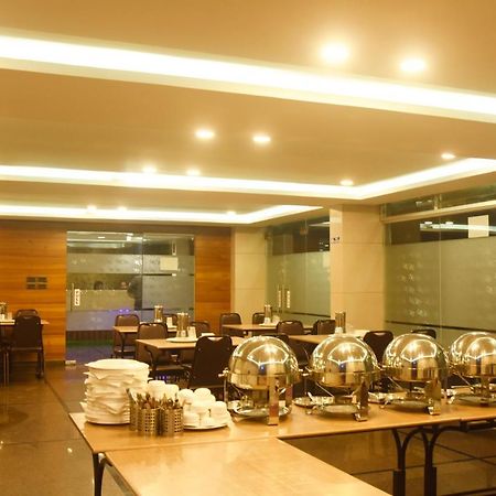 Hotel Om International Гокарна Екстериор снимка