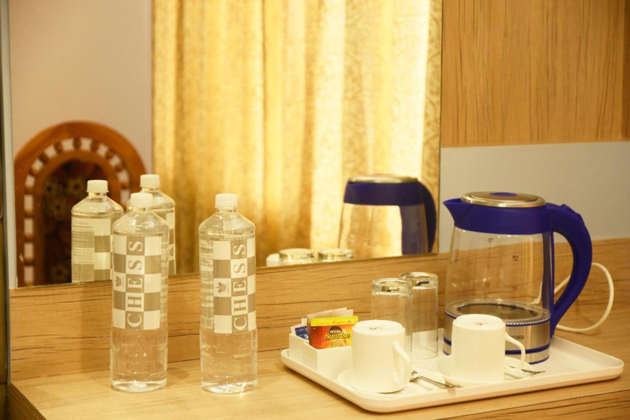 Hotel Om International Гокарна Екстериор снимка