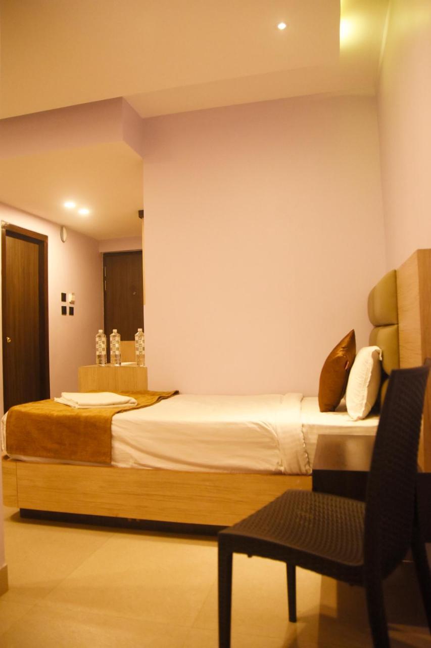 Hotel Om International Гокарна Екстериор снимка