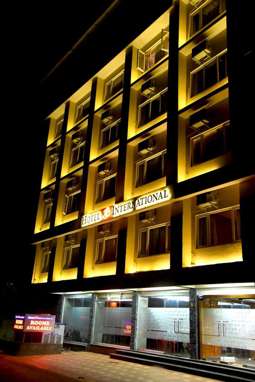Hotel Om International Гокарна Екстериор снимка
